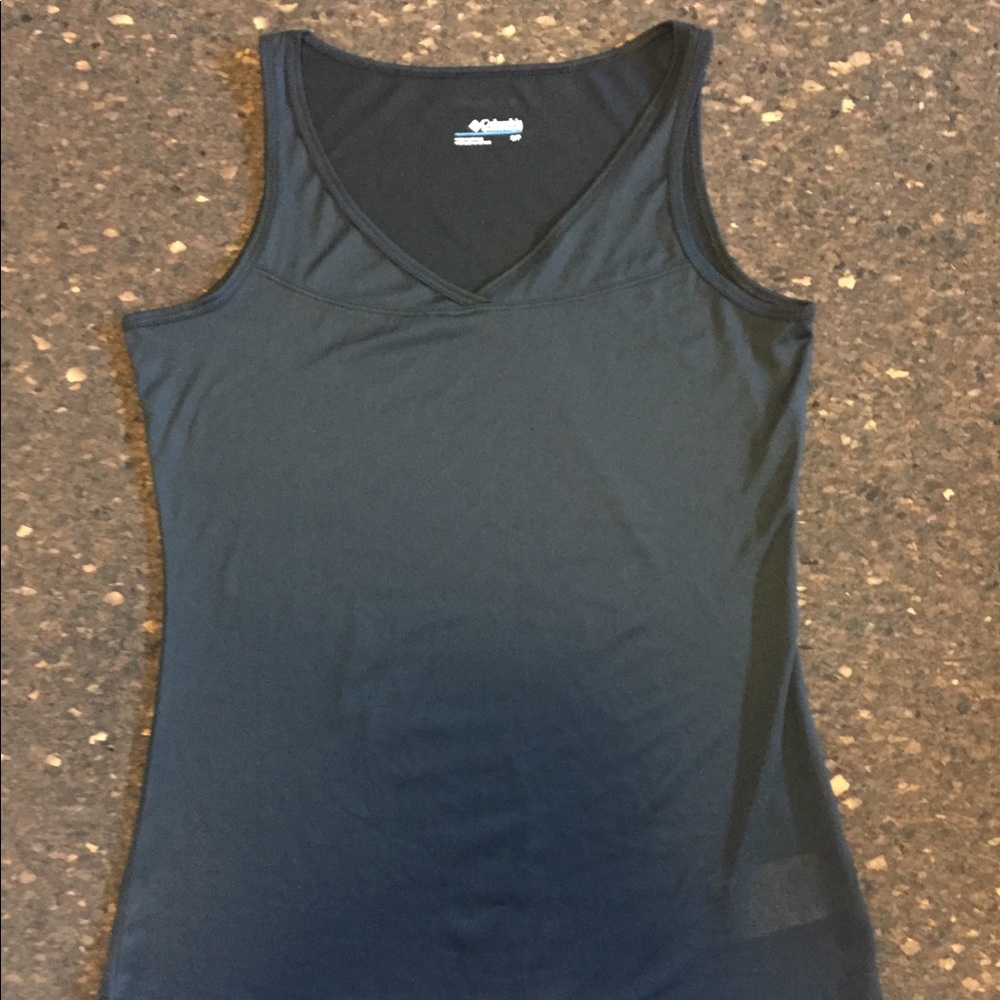 Black Columbia Tank Top - Size Small NWOT - comfy neckline for workouts!